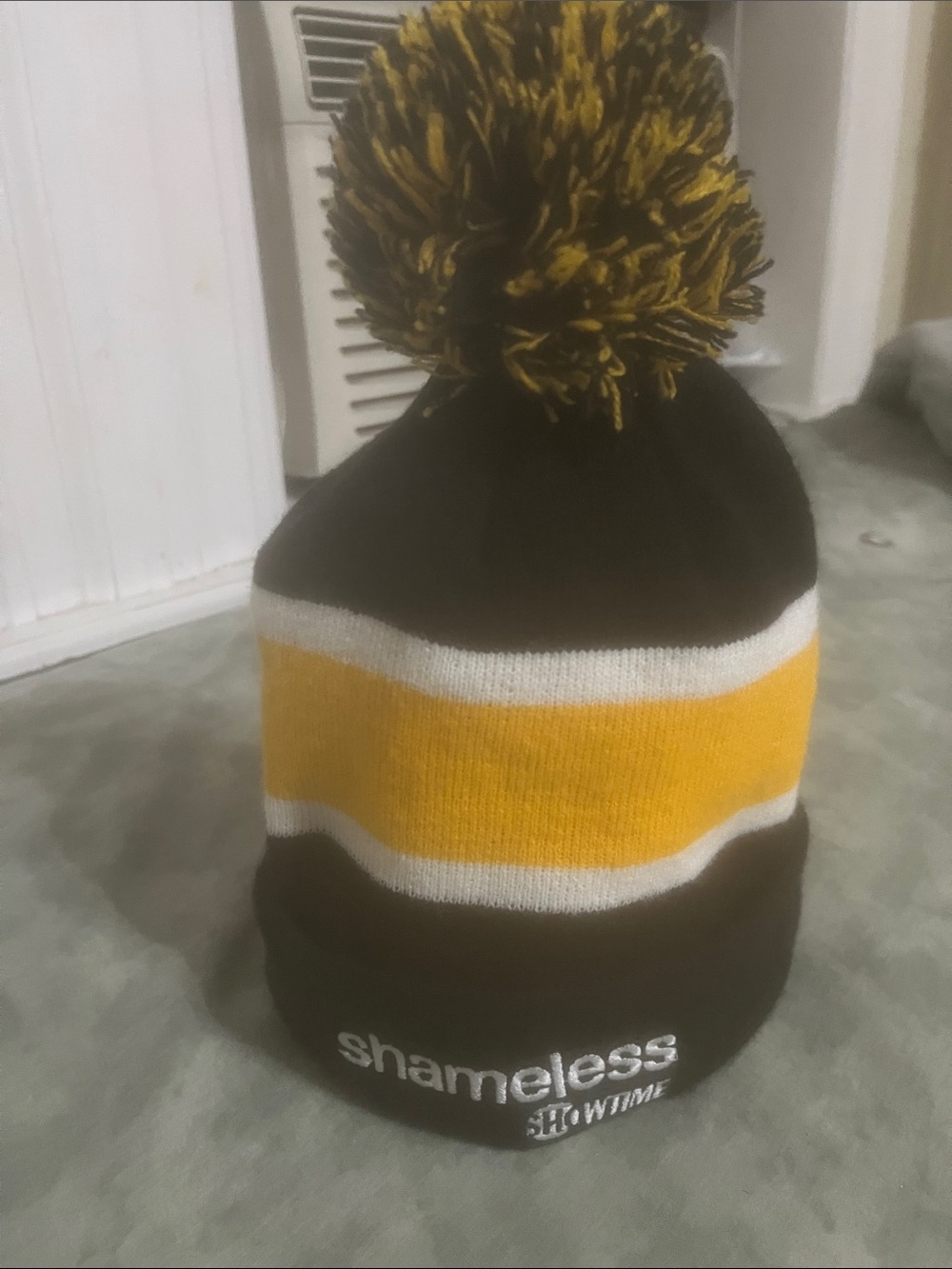 Shameless Showtime Pom Pom Beanie Hat Orange & Black 2021 NEW One Size - Picture 4 of 11